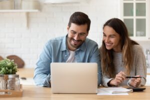 Couple planning out their finances to pay for treatment in New Jersey.
